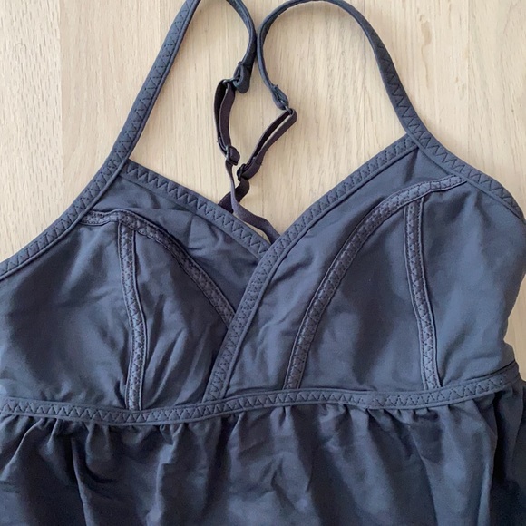 Grey Lululemon workout top - Picture 2 of 7